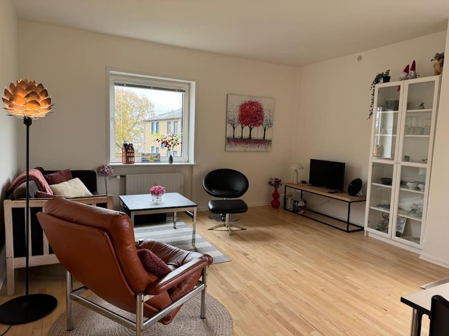 Stor Og Lys Lejlighed I Hjertet Af Holstebro Exteriör bild